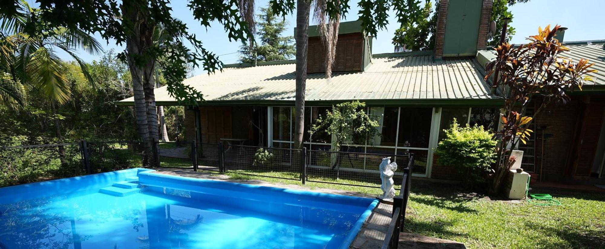 La Casa De *